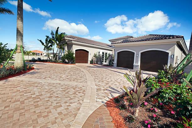 Best Driveway Paving Contractor  in Bayou Country Clu, LA